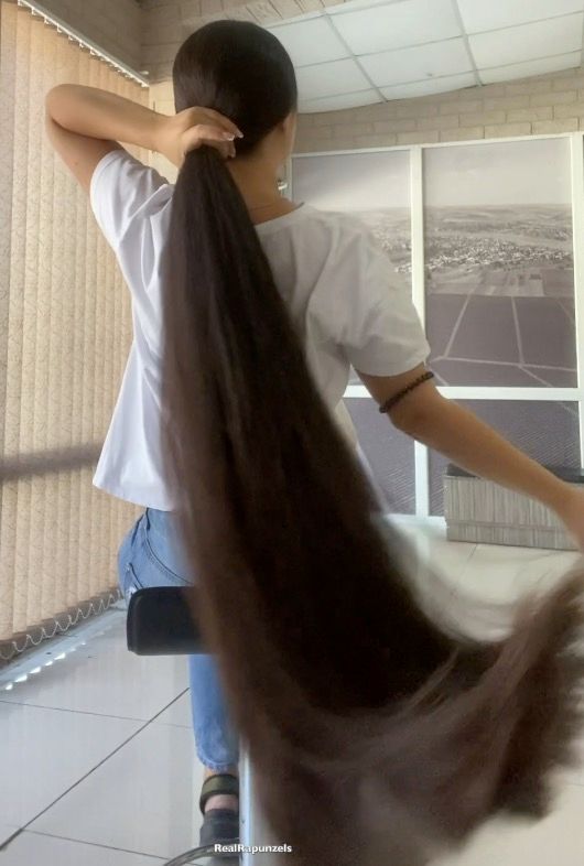 PHONE VIDEO - Insanely thick hair