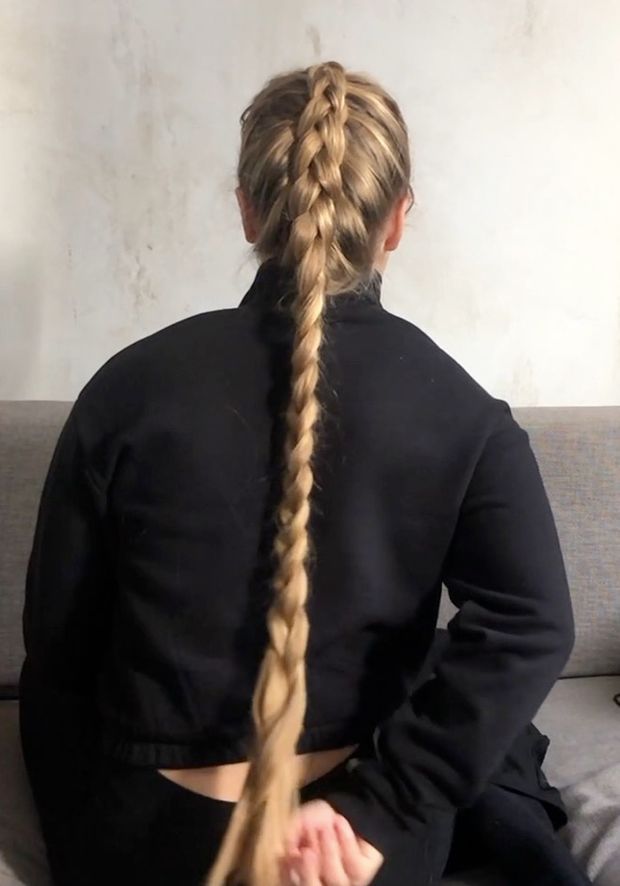 VIDEO - Selma&#x27;s brushing and braiding