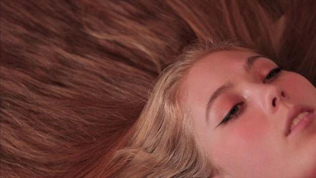 VIDEO - Perfect super silky long hair