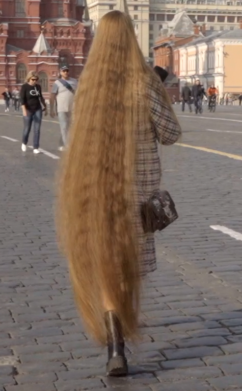 VIDEO - Rapunzel in the city