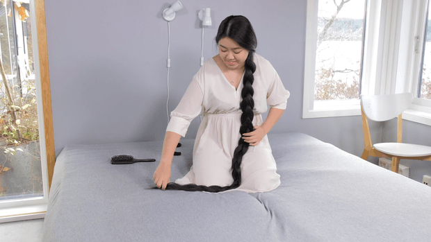 VIDEO - Tons of hair and a very long braid