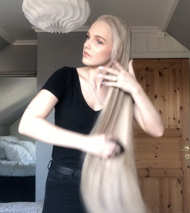 VIDEO - Victoria&#x27;s ponytail