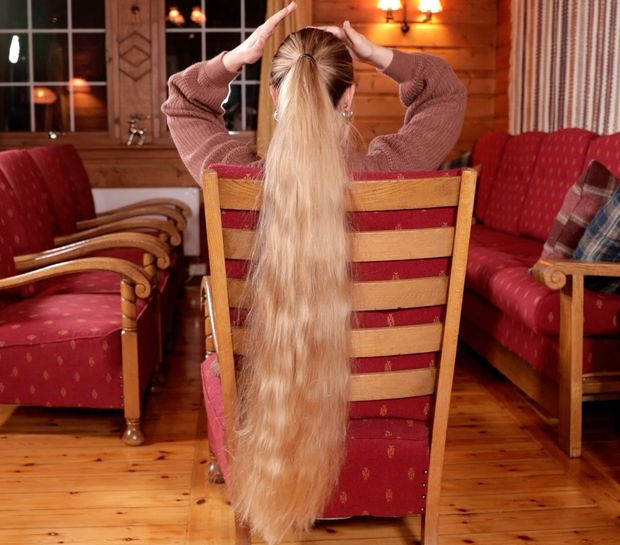 VIDEO - Perfect wavy ponytail sliding