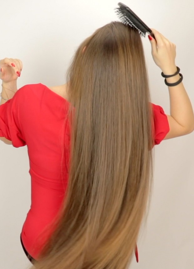 VIDEO - Tight, high ponytail