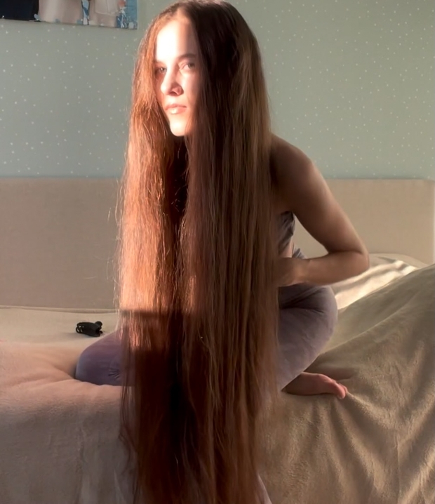 VIDEO - Kristina&#x27;s hair display show