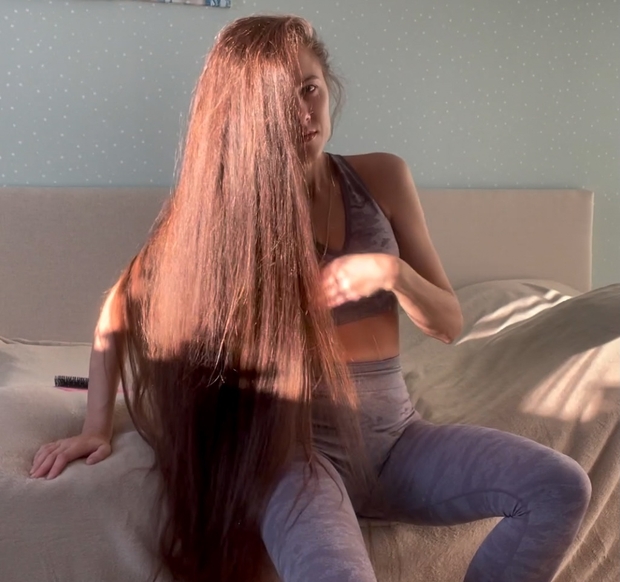 VIDEO - Kristina&#x27;s hair display show