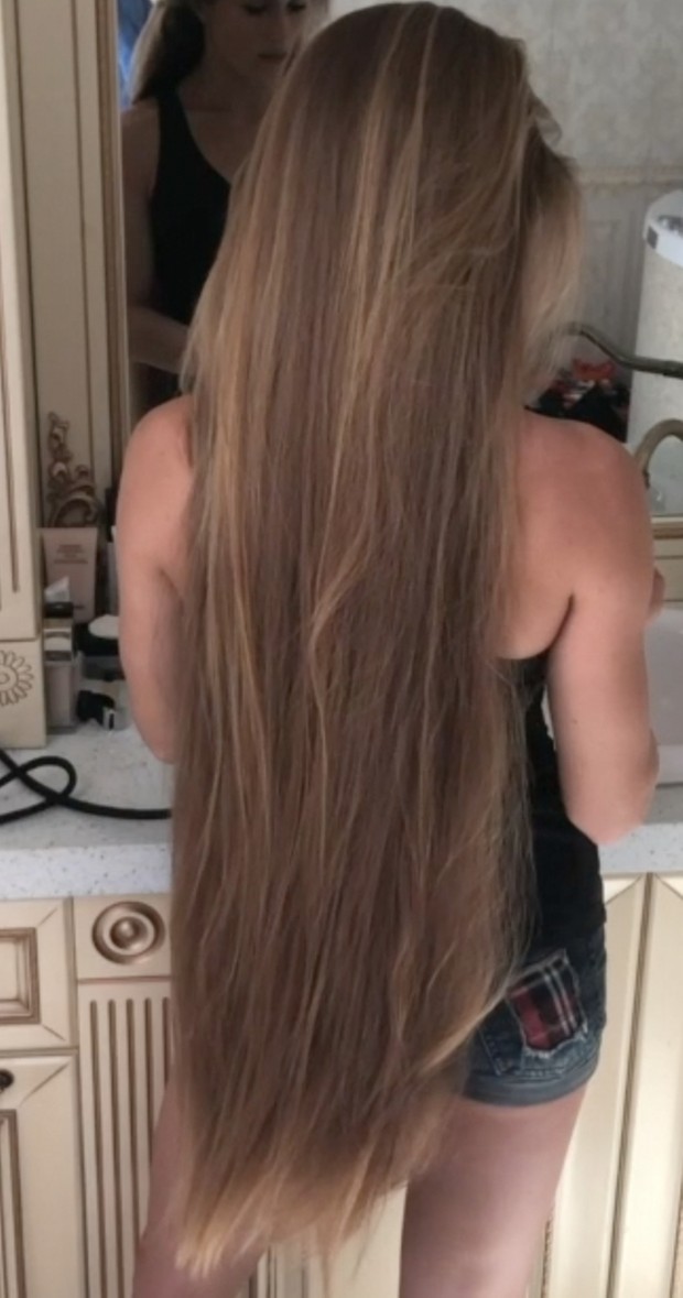 VIDEO - Julia&#x27;s straight hair