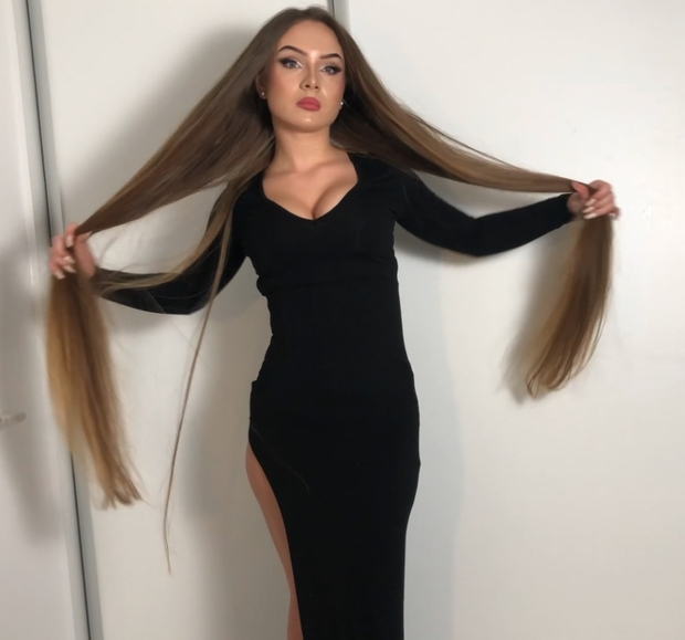 VIDEO - Super elegant ponytail display