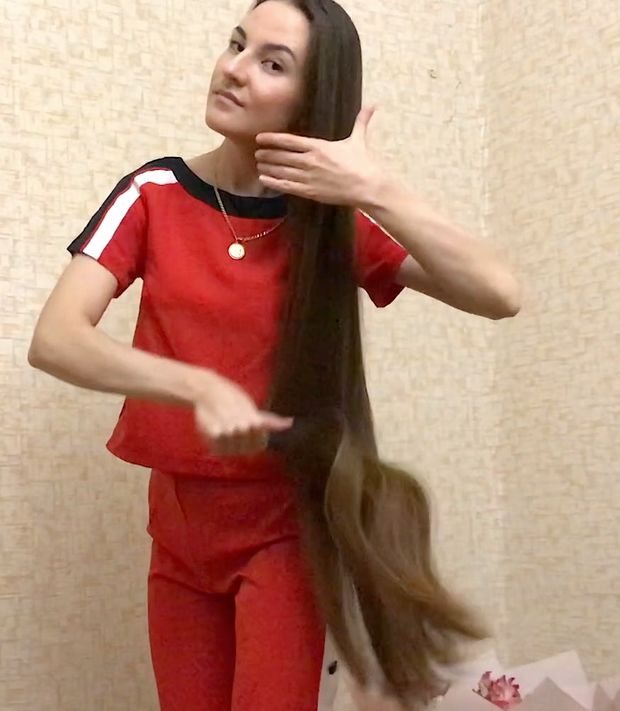 VIDEO - Elmira&#x27;s folded hair