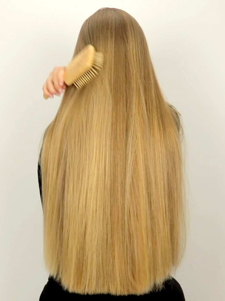 Video Knee Length Hair Play In Bed 9565