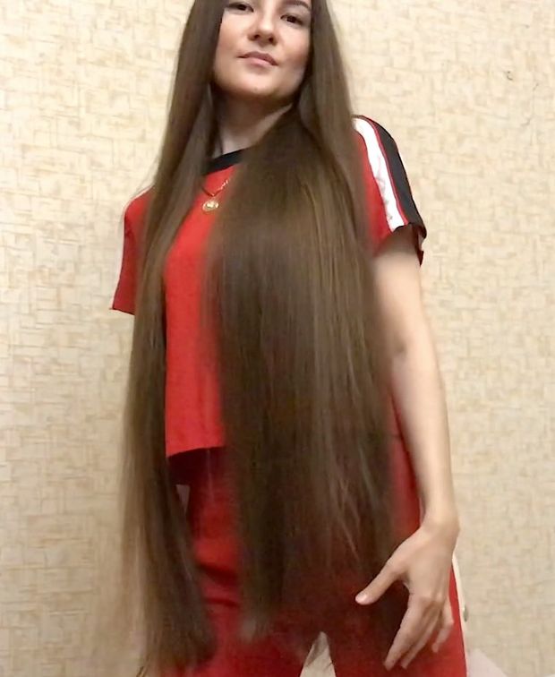 VIDEO - Elmira&#x27;s folded hair