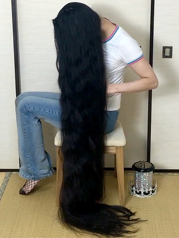 VIDEO - Rin&#x27;s massive black mane