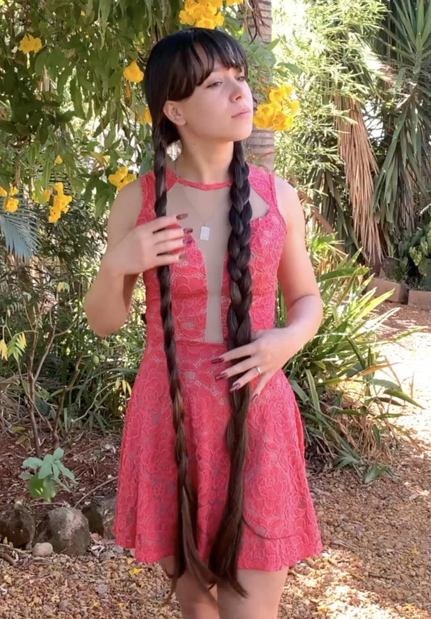 VIDEO - Stefany, the summer Rapunzel
