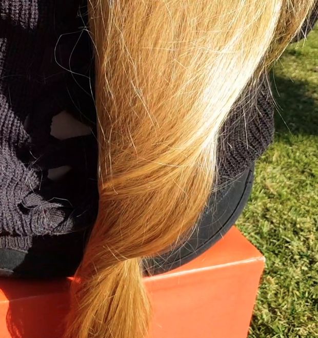 VIDEO - Blonde hair heaven