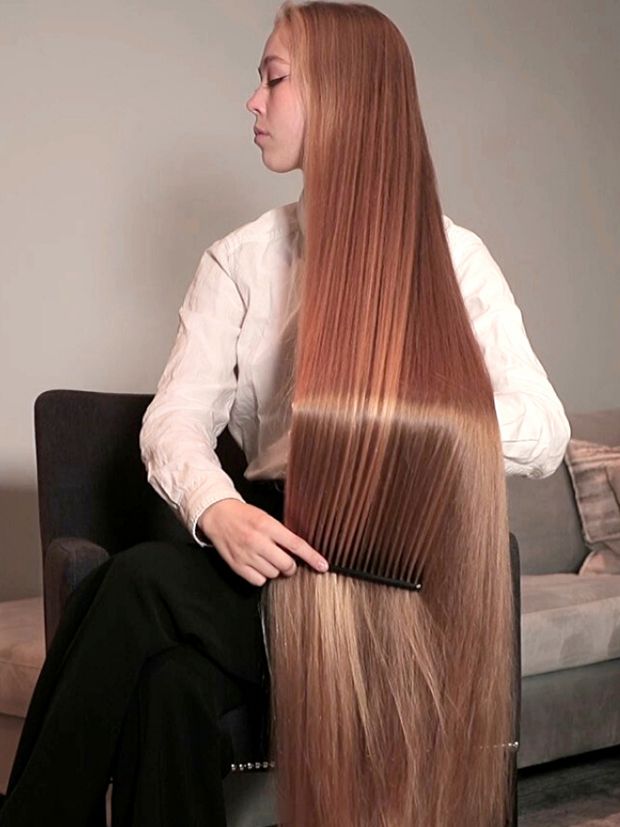 VIDEO - Super long blonde, silky hair brushing and combing