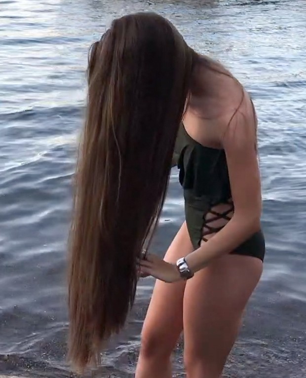 VIDEO - Boats, water and hair