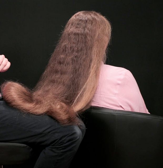 VIDEO - The hair brushing assistant