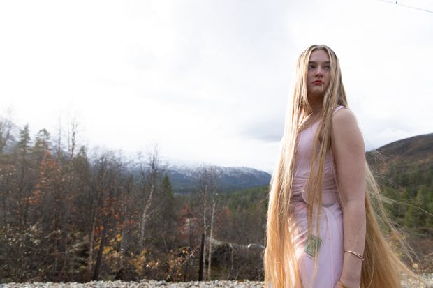 PHOTO SET - Princess Rapunzel by the train station (part 2) photoshoot