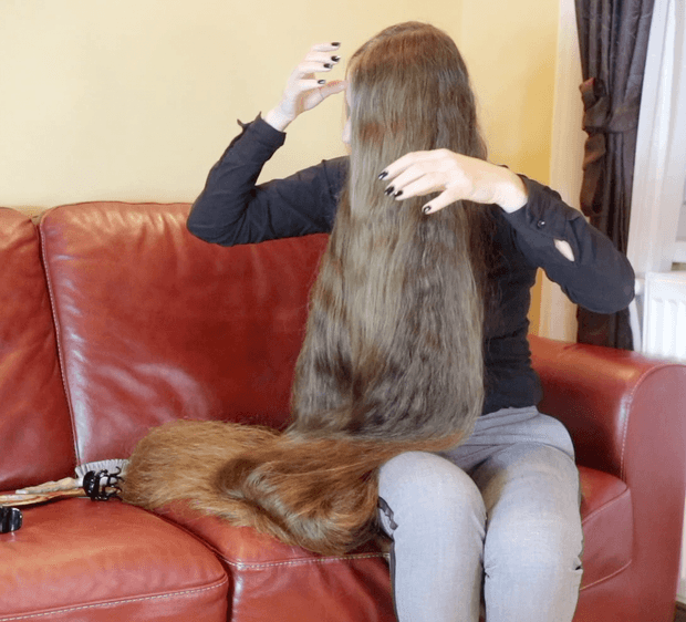 VIDEO - The longest braids you&#x27;ve ever seen