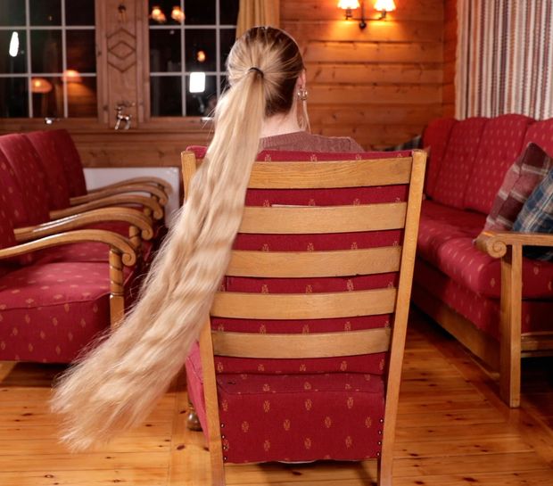 VIDEO - Perfect wavy ponytail sliding