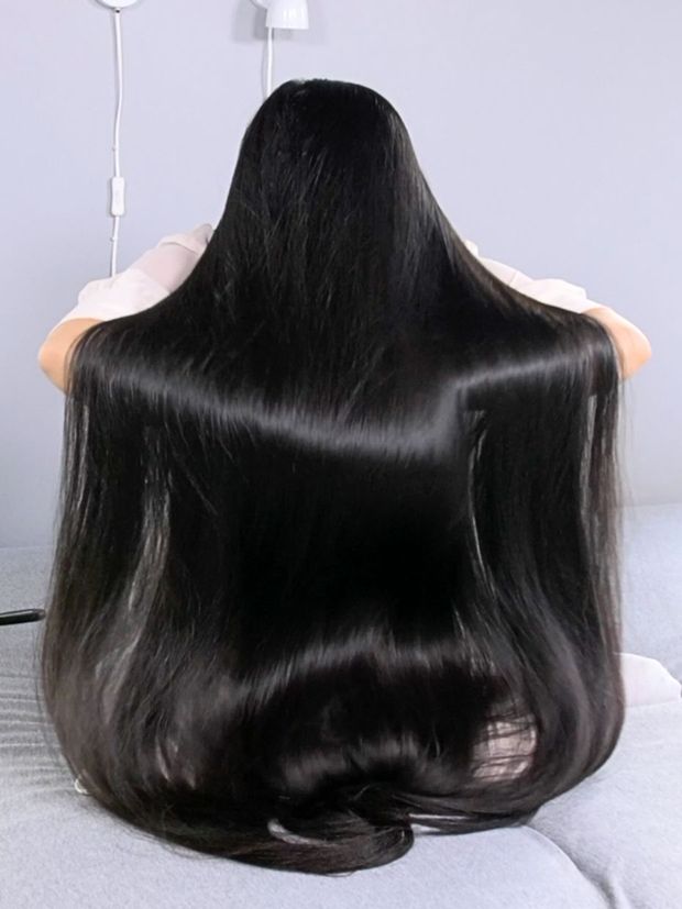 VIDEO - Tons of hair and a very long braid