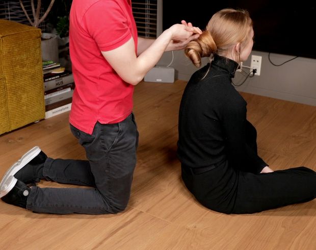 VIDEO - Blonde calf length hair floor show