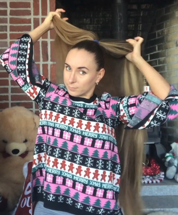 VIDEO - Christmas in April