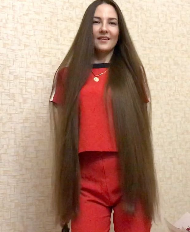 VIDEO - Elmira&#x27;s folded hair