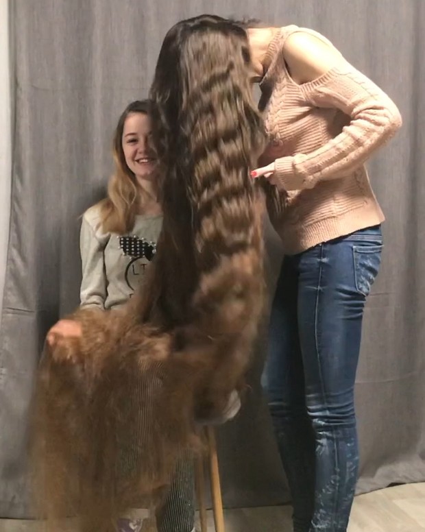 VIDEO - Extreme amount of hair