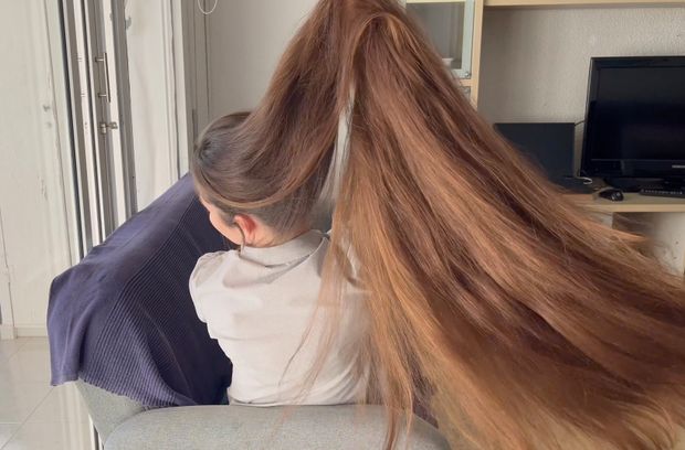 VIDEO - Thick and elegant hair bun display