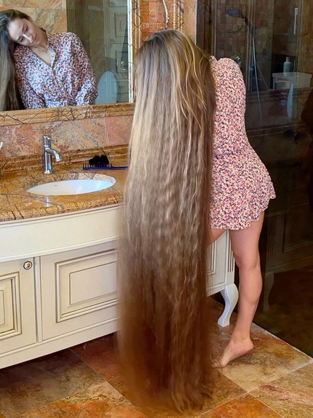 VIDEO - Extreme super thick and long hair