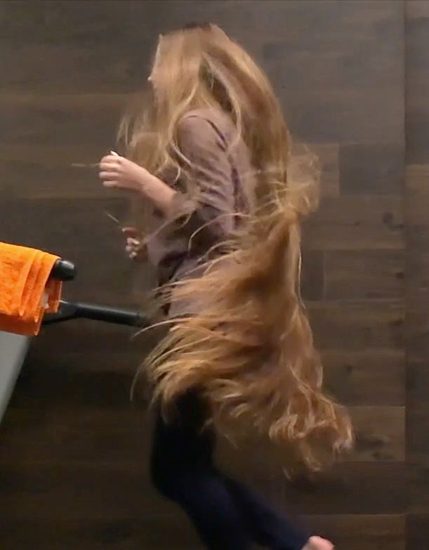 VIDEO - Treadmill Rapunzel