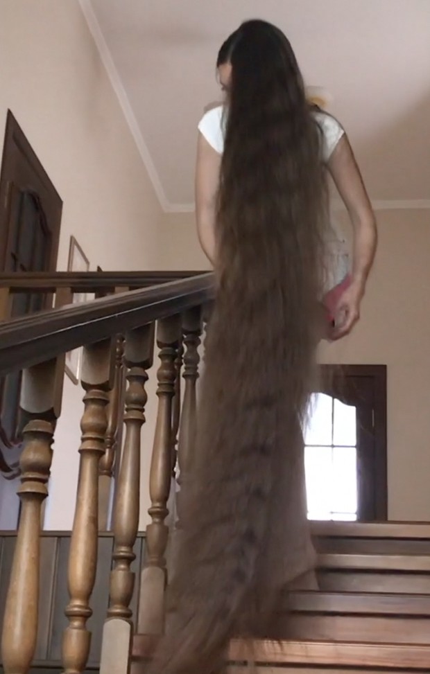 VIDEO - Hair stair
