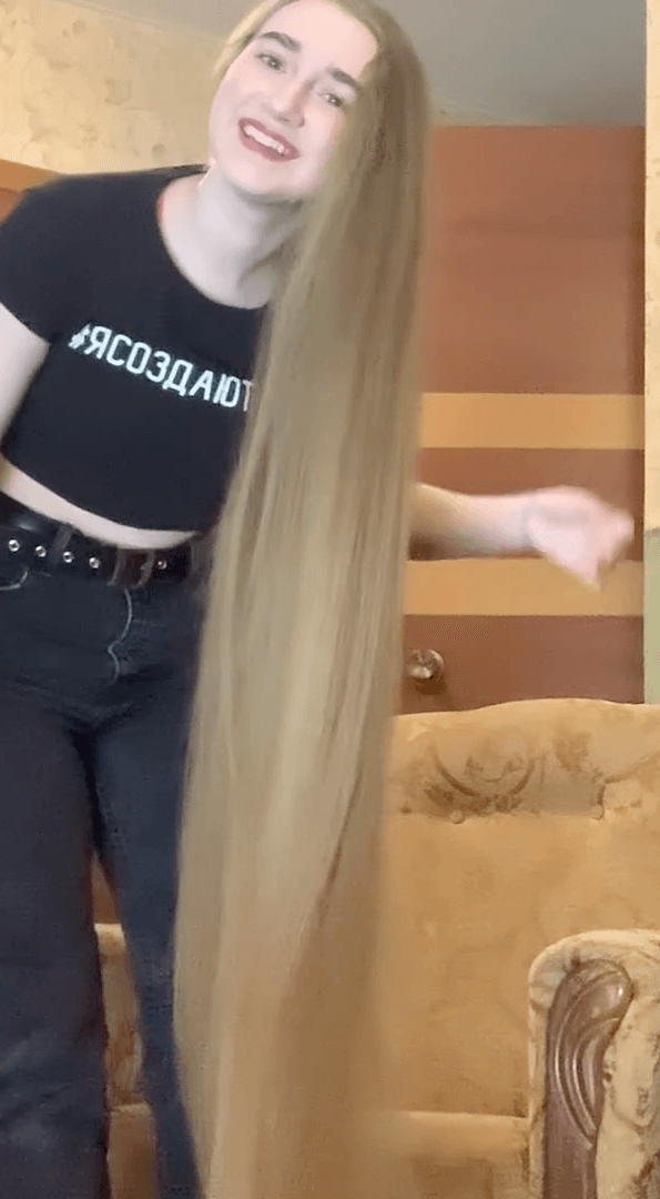 VIDEO - Soft, silky blonde knee length hair