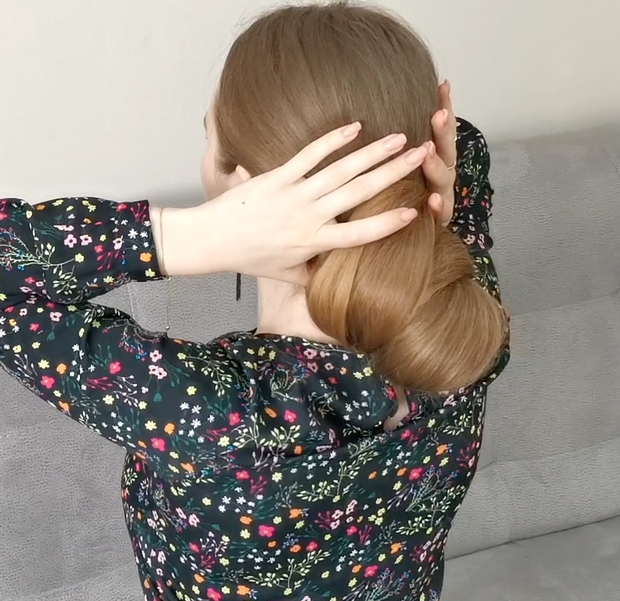 VIDEO - Using floor length hair as a blanket