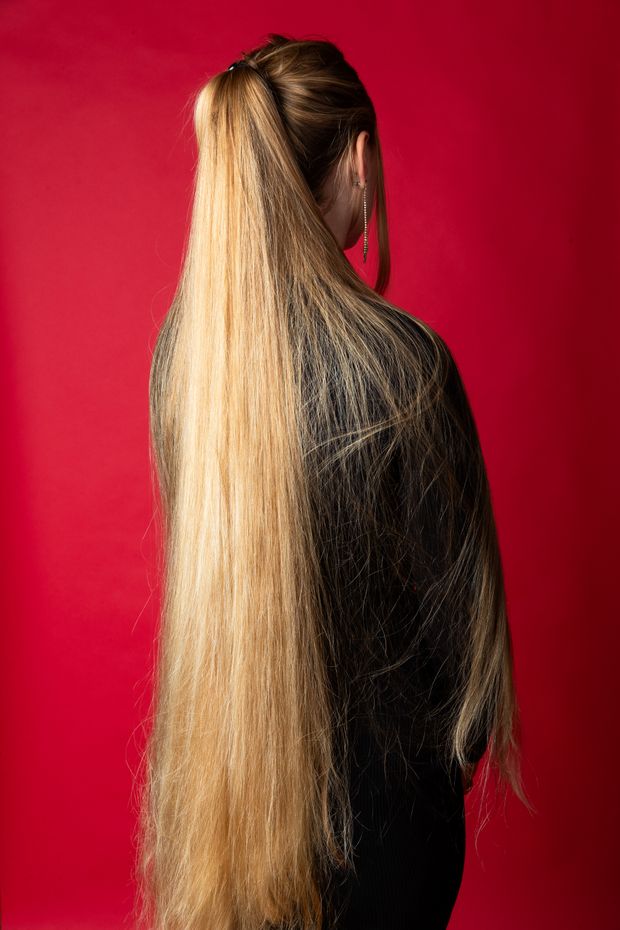 PHOTO SET - One big ponytail photoshoot