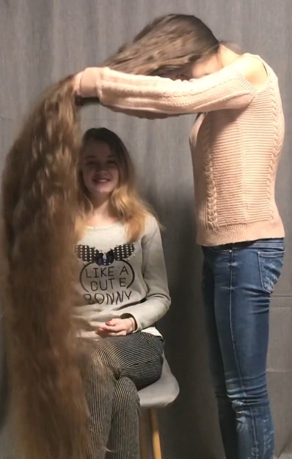 VIDEO - Extreme amount of hair