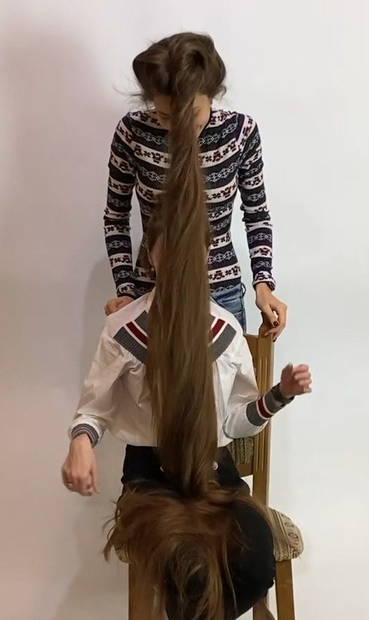 VIDEO - Extreme floor length hair play with friend