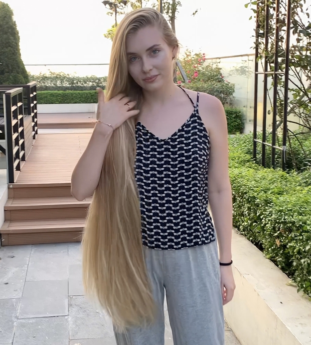VIDEO - Super beautiful Irina&#x27;s walk