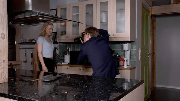 VIDEO - A Rapunzel&#x27;s photoshoot in the kitchen BTS