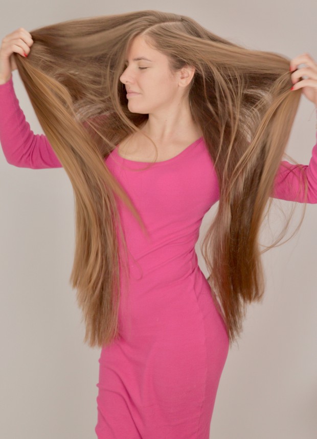 PHOTO SET - Suzana in pink photoshoot