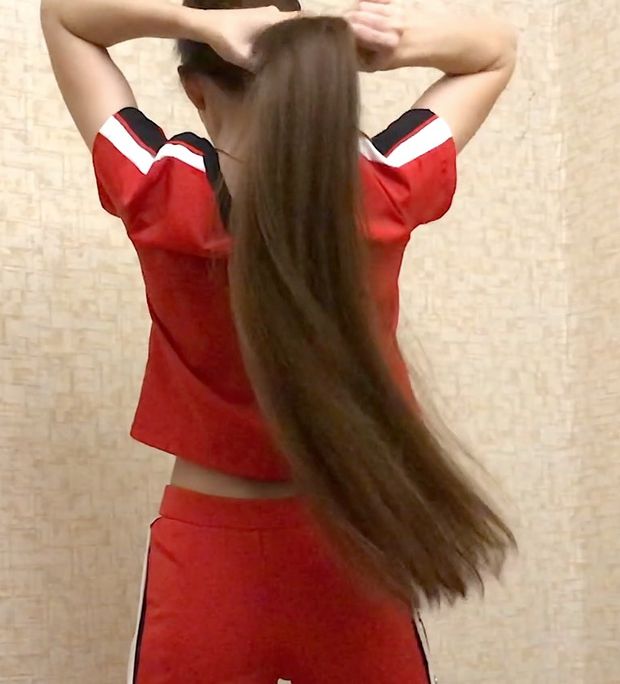 VIDEO - Elmira&#x27;s folded hair
