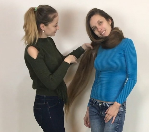 VIDEO - Longer than floor length