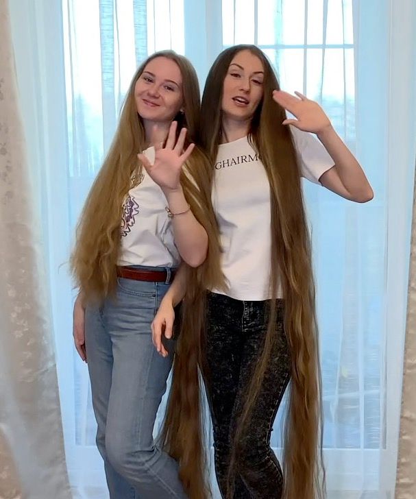 VIDEO - Two sisters with a lot of hair