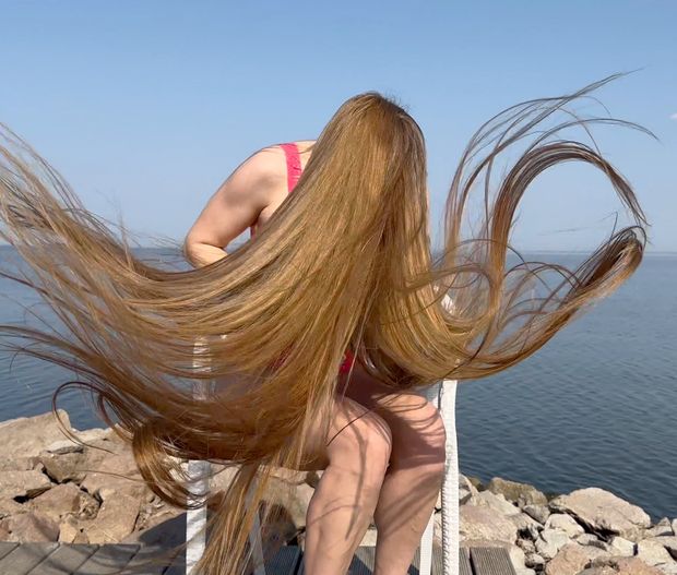 VIDEO - By the open sea