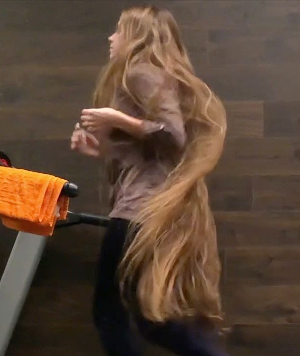 VIDEO - Treadmill Rapunzel