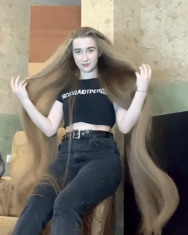 VIDEO - Soft, silky blonde knee length hair