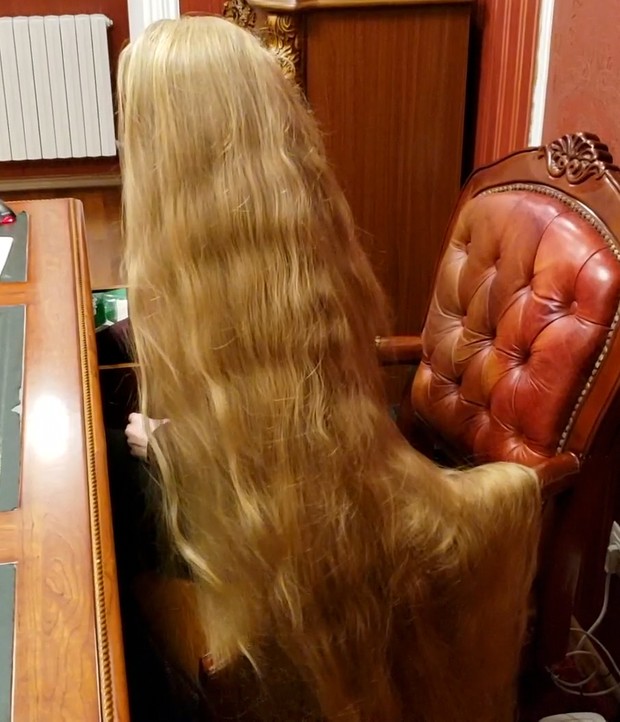 VIDEO - Business Rapunzel