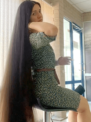 VIDEO - Enormous hair