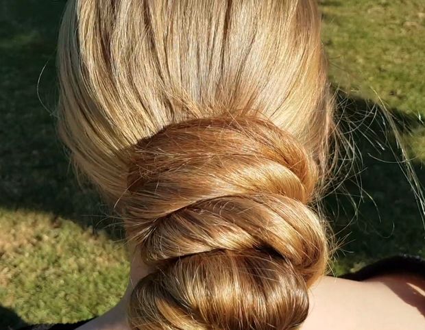 VIDEO - Blonde hair heaven